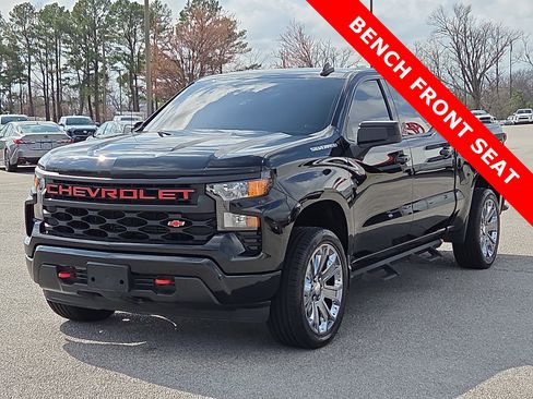 Used 2023 Chevrolet Silverado 1500 Custom image 2