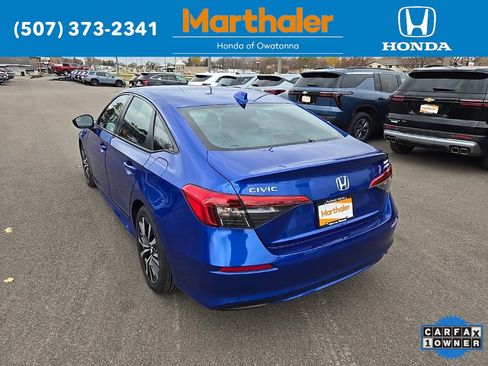 Used 2023 Honda Civic Sport image 3