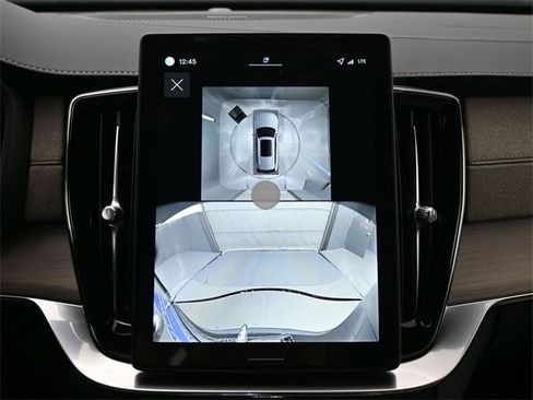 New 2026 Volvo XC90 B6 Plus w/ Protection Package Premier image 22