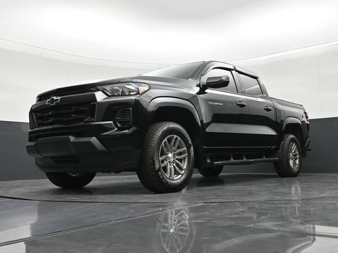 Used 2025 Chevrolet Colorado LT RWD image 20