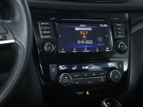 Used 2019 Nissan Rogue Sport SV image 25