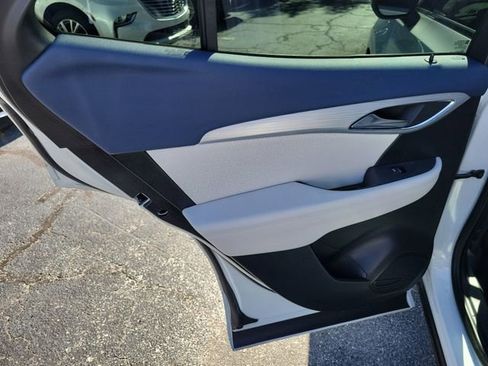 Used 2024 Buick Envision Avenir image 30