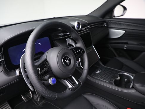 Used 2026 Maserati Grecale Modena AWD/4WD image 21