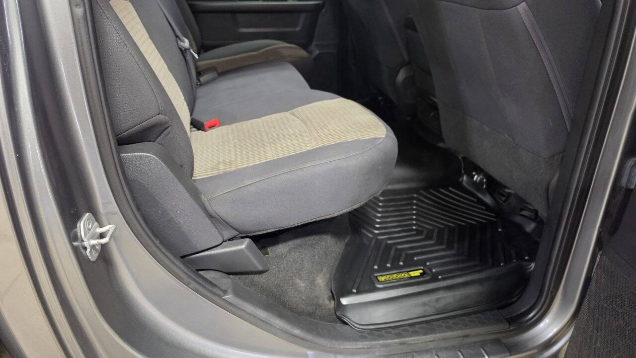 Used 2012 RAM 1500 Express w/ ST Popular Equipment Group AWD/4WD image 17