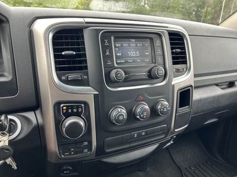 Used 2017 RAM 1500 Classic SLT AWD/4WD image 15