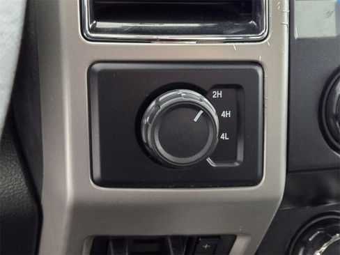 Used 2019 Ford F250 Lariat image 31