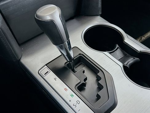 Used 2012 Toyota Camry SE image 24