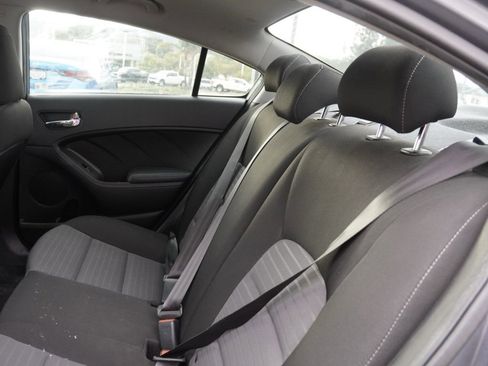 Used 2017 Kia Forte S image 17