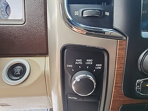 Used 2013 RAM 1500 Laramie w/ Convenience Group AWD/4WD image 17
