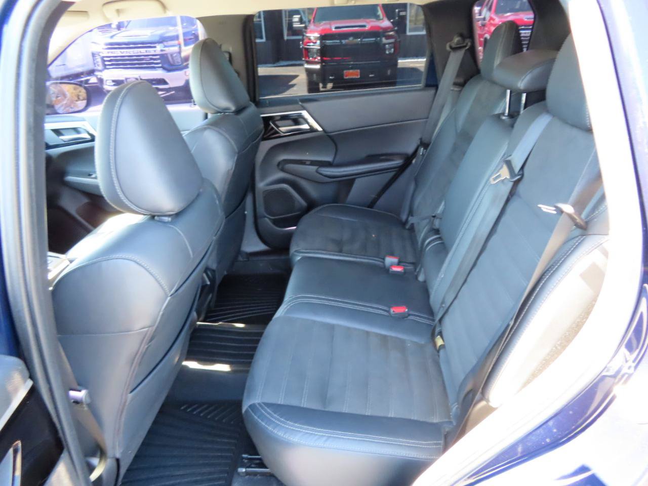 Used 2022 Mitsubishi Outlander SE AWD/4WD image 39