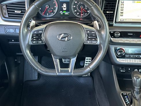 Used 2018 Hyundai Sonata Limited image 11