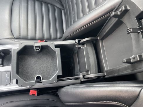 Used 2022 Ford Edge SEL w/ Convenience Package image 16