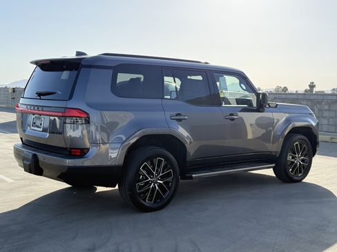 New 2026 Lexus GX 550 AWD/4WD image 12