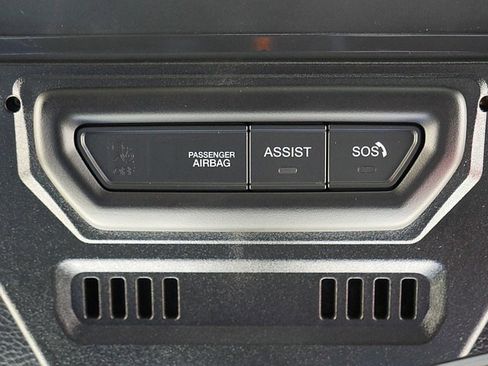 Used 2022 Jeep Gladiator Rubicon w/ Cold Weather Group image 55