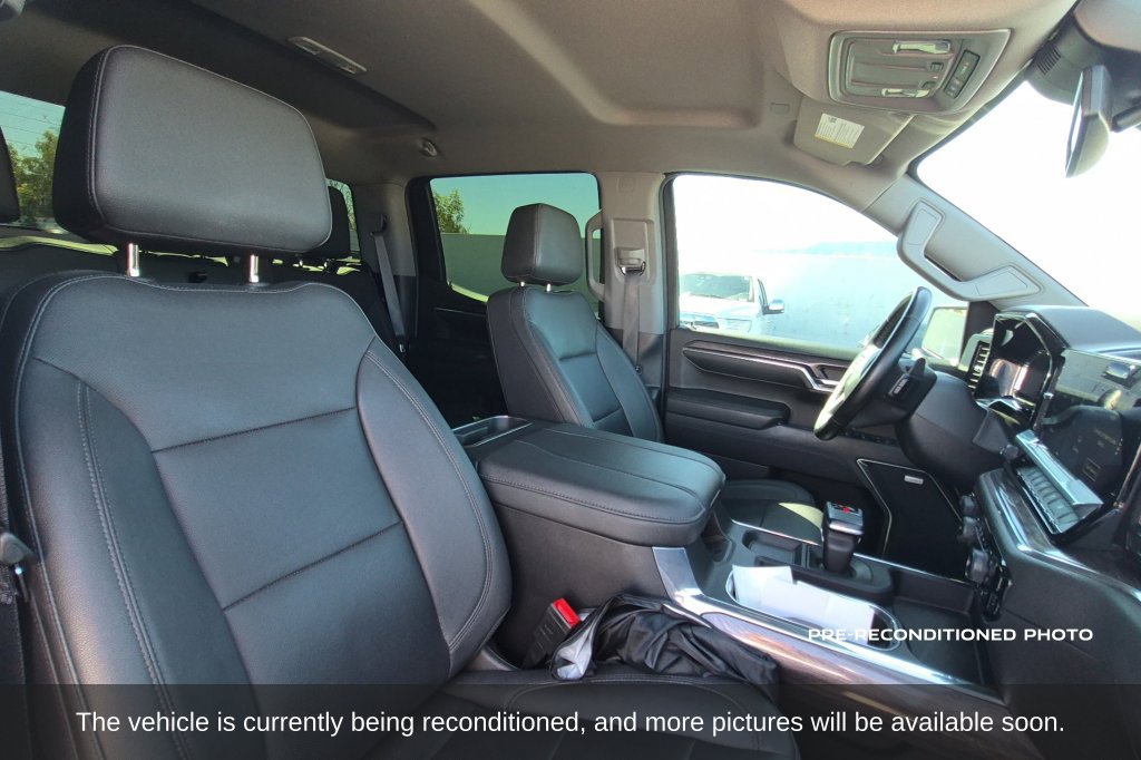 Used 2023 Chevrolet Silverado 1500 LTZ AWD/4WD image 15