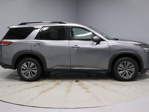 Certified 2025 Nissan Pathfinder SV AWD/4WD image 12