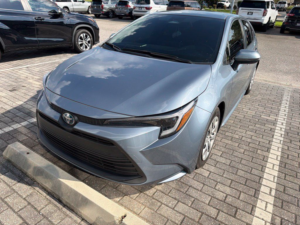 Used 2025 Toyota Corolla LE FWD image 3