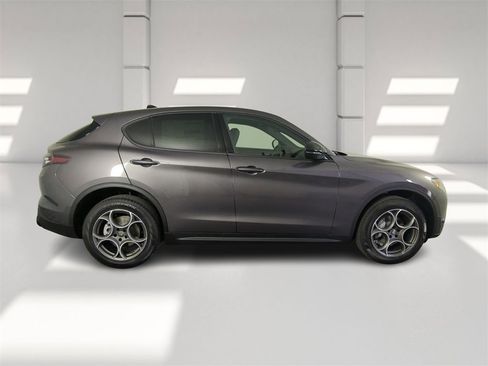 New 2025 Alfa Romeo Stelvio Sprint w/ Convenience Package image 4