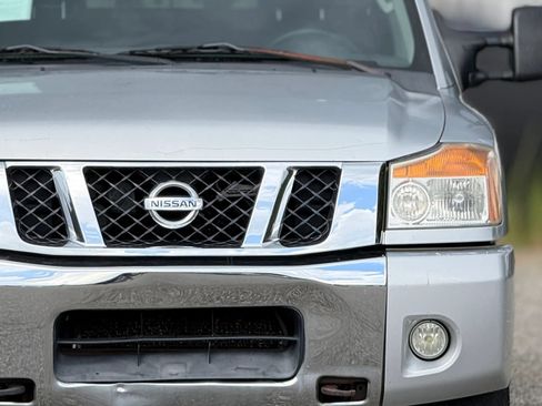 Used 2011 Nissan Titan SV w/ SV Premium Utility Pkg AWD/4WD image 12