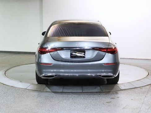 Used 2022 Mercedes-Benz S 580 4MATIC Sedan w/ Rear Seat Package image 12