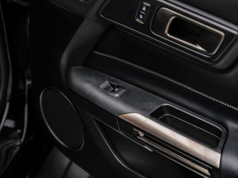 Used 2021 Ford Mustang Shelby GT500 w/ Carbon Fiber Track Pack image 94