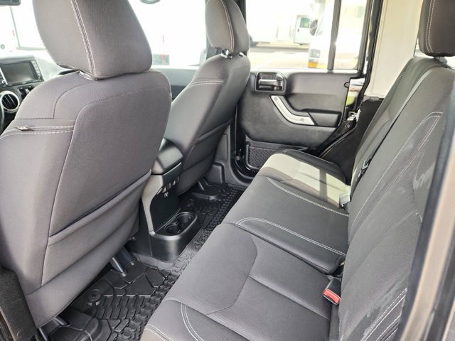 Used 2018 Jeep Wrangler Unlimited Sahara AWD/4WD image 41