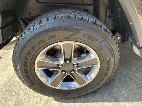 Used 2022 Jeep Wrangler Unlimited Sahara w/ LED Lighting Group image 9