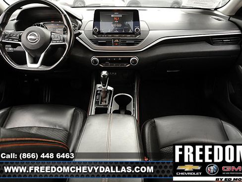 Used 2024 Nissan Altima 2.5 SR FWD image 7