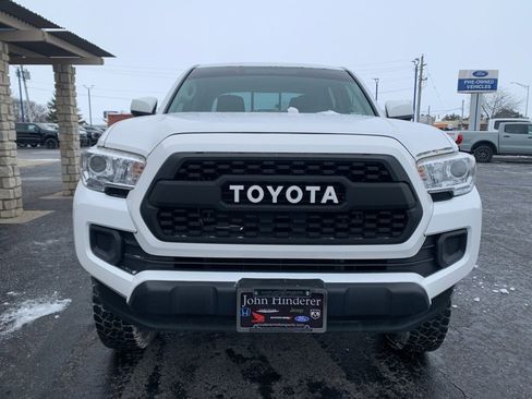 Used 2016 Toyota Tacoma SR image 8