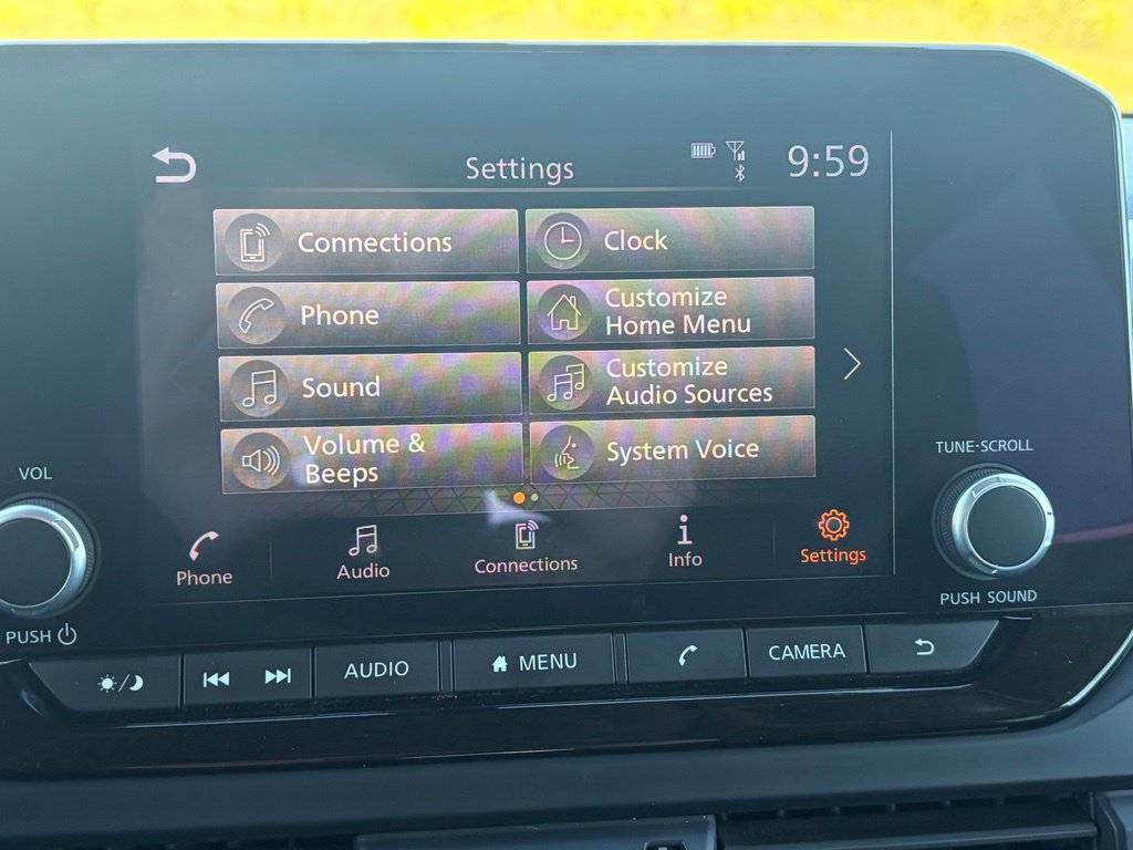 Used 2023 Nissan Pathfinder S FWD image 26