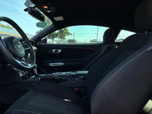 Used 2019 Ford Mustang Coupe RWD image 17