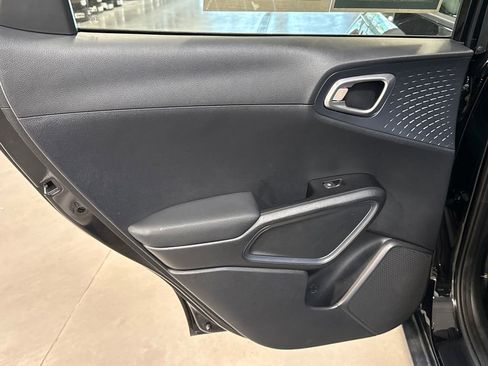 Used 2025 Kia Soul EX FWD image 12