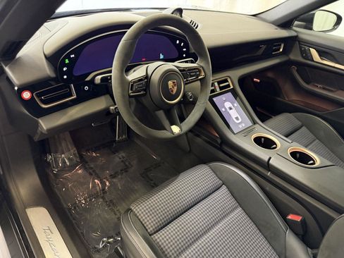 Certified 2025 Porsche Taycan 4S image 4