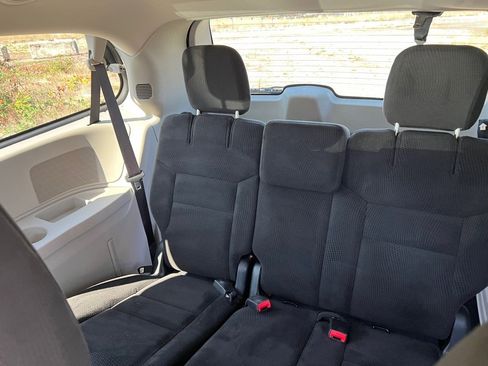 Used 2017 Dodge Grand Caravan SE w/ Power Window Group image 26