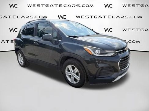 Used 2020 Chevrolet Trax LT w/ Driver Confidence Package FWD image 4