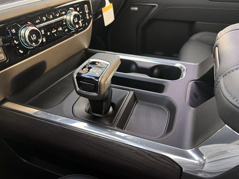 New 2026 GMC Sierra 1500 SLT image 21