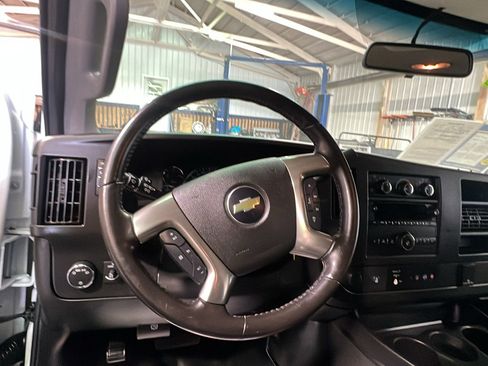 Used 2018 Chevrolet Express 3500 LS w/ Cold Climate Package RWD image 14