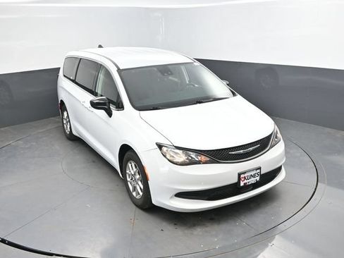 Used 2024 Chrysler Voyager LX FWD image 37
