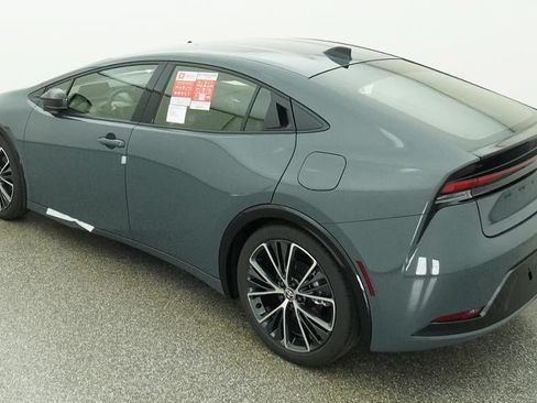 New 2026 Toyota Prius XLE FWD image 5
