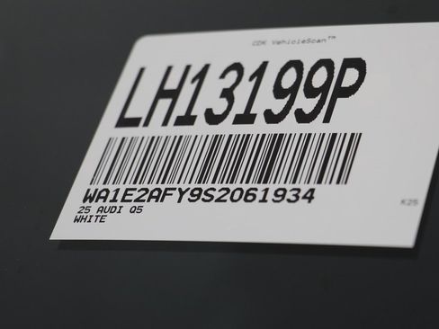 Used 2025 Audi Q5 e Premium Plus w/ Premium Plus Package image 25