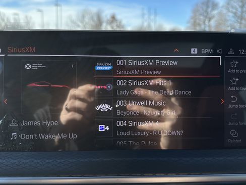 Used 2025 BMW X4 xDrive30i w/ Premium Package image 22