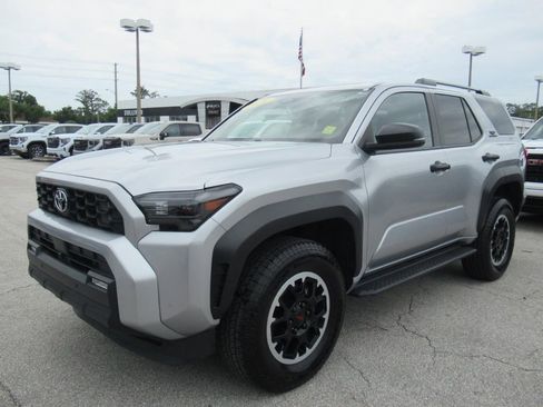 Used 2025 Toyota 4Runner TRD Off-Road AWD/4WD image 3