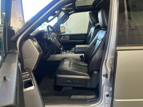 Used 2016 Ford Expedition Limited w/ Equipment Group 301A AWD/4WD image 23