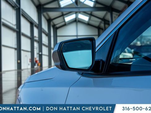 Used 2024 GMC Terrain SLE image 27