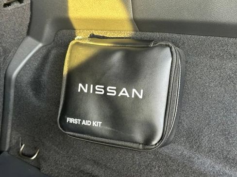 Used 2023 Nissan Rogue SL AWD/4WD image 18