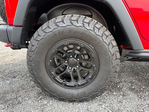 Used 2016 Jeep Wrangler Unlimited Rubicon w/ Dual Top Group AWD/4WD image 17