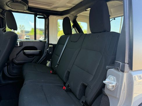 Used 2021 Jeep Wrangler Unlimited Sport AWD/4WD image 9