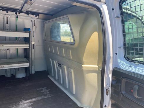 Used 2017 Chevrolet Express 2500 RWD image 24