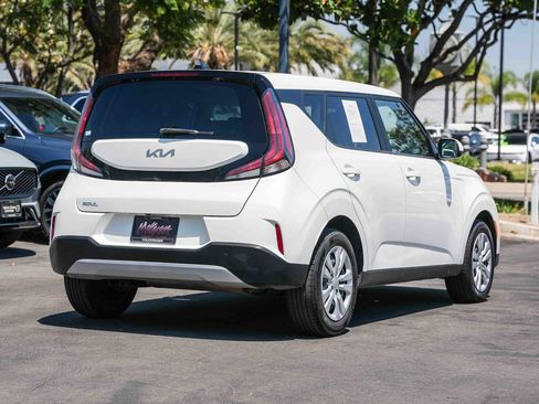 Used 2023 Kia Soul LX FWD image 6