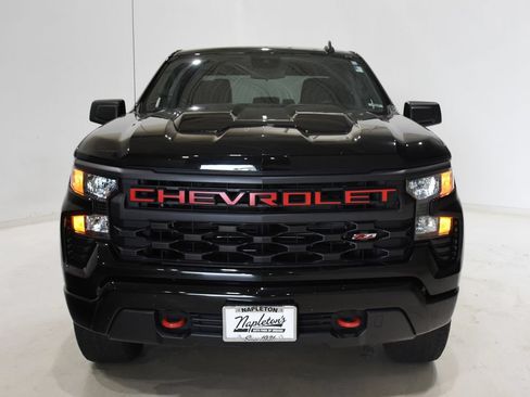 Used 2024 Chevrolet Silverado 1500 Custom Trail Boss AWD/4WD image 2